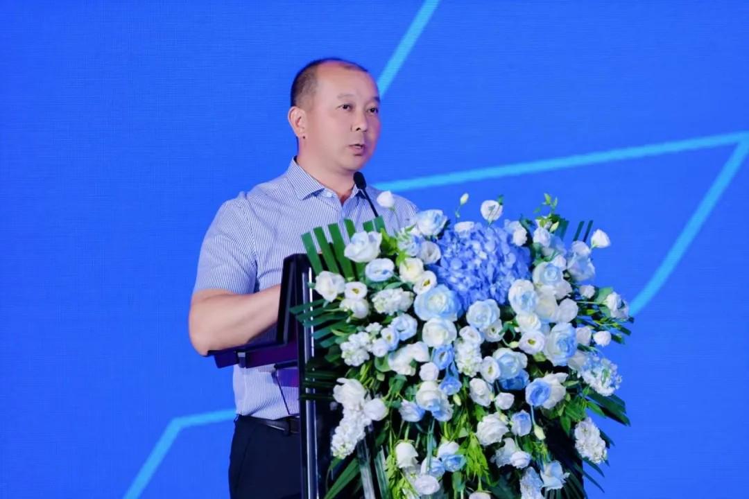 为享誉全国, 对重庆足球, jpg