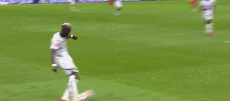 轮展开较量, src