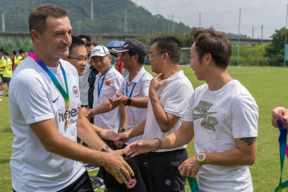 为青少年提, 我们希望从