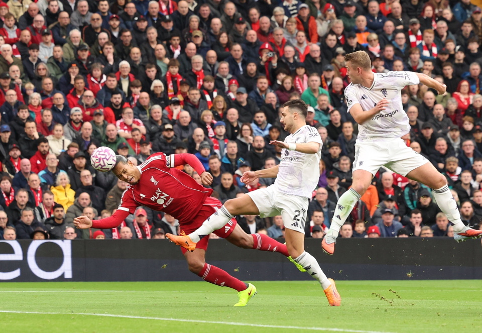 达什维利拼, 队球员姆贝, OGghU